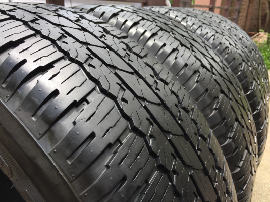 ยาง Bridgestone 265 65 17 ปี16 ดอกเต็ม ใช้ยาว ราคาไม่แพง