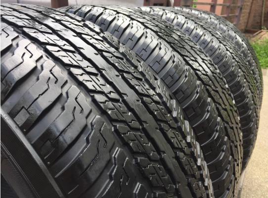 ยาง Yokohama 265 65 17 กลางปี15 ดอกเต็ม ใช้ยาว ราคาไม่แพง