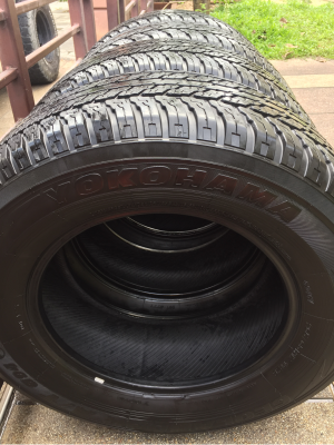 ยาง Yokohama 265 65 17 กลางปี15 ดอกเต็ม ใช้ยาว ราคาไม่แพง