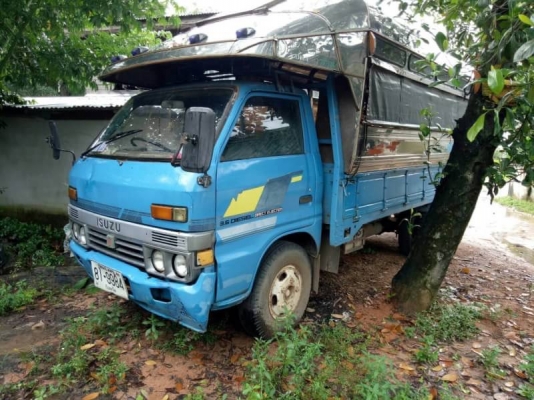 ขาย 155,000 บาท ISUZU TLD56 รถนักเรียน เครื่อง 4BC2-100 แรง หัวบาง ยางดี คัสชีสวย เอกสารเล่มทะเบียน  รถอยู่ จ.ร้อยเอ็ด โทร&amp;ไอดีไลน์ 0610710295