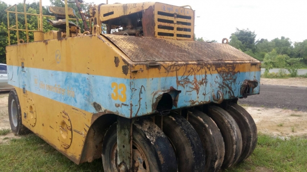 ขายด่วน รถบด WATANABE 11ล้อ เครื่องดี ระบบพร้อมใช้งาน เอกสารสัญญาซื้อขาย สนใจโทรสอบถาม 093-0764943 088 -3223272 k ตั้ม