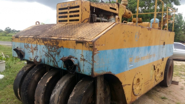 ขายด่วน รถบด WATANABE 11ล้อ เครื่องดี ระบบพร้อมใช้งาน เอกสารสัญญาซื้อขาย สนใจโทรสอบถาม 093-0764943 088 -3223272 k ตั้ม