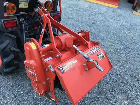 ขายคูโบต้าB2140 โครงกันอ้อย+โรตารี่80 เล่มพร้อม สวยๆเดิมๆ ใช้งานน้อย 103 ชั่วโมง โทร 0872016577