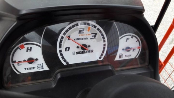 ขายคูโบต้าB2140 โครงกันอ้อย+โรตารี่80 เล่มพร้อม สวยๆเดิมๆ ใช้งานน้อย 103 ชั่วโมง โทร 0872016577