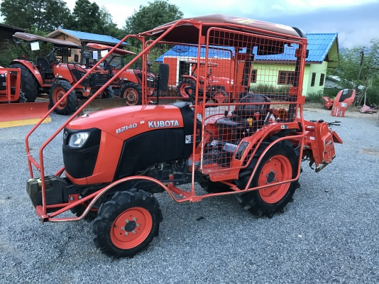 ขายคูโบต้าB2140 โครงกันอ้อย+โรตารี่80 เล่มพร้อม สวยๆเดิมๆ ใช้งานน้อย 103 ชั่วโมง โทร 0872016577