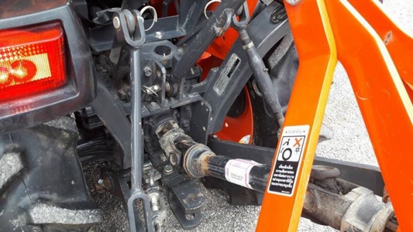 ขายคูโบต้าB2140 โครงกันอ้อย+โรตารี่80 เล่มพร้อม สวยๆเดิมๆ ใช้งานน้อย 103 ชั่วโมง โทร 0872016577