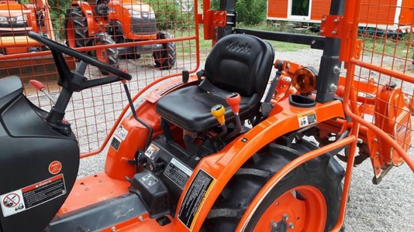 ขายคูโบต้าB2140 โครงกันอ้อย+โรตารี่80 เล่มพร้อม สวยๆเดิมๆ ใช้งานน้อย 103 ชั่วโมง โทร 0872016577