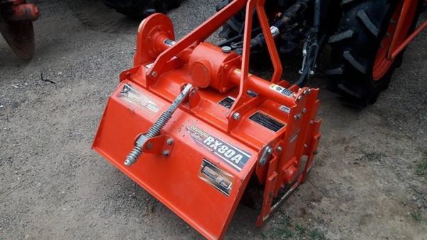 ขายคูโบต้าB2140 โครงกันอ้อย+โรตารี่80 เล่มพร้อม สวยๆเดิมๆ ใช้งานน้อย 103 ชั่วโมง โทร 0872016577