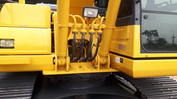 รถสวยพร้อมใช้งาน  KOMATSU  PC200-8MO