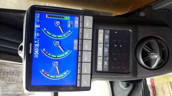 รถสวยพร้อมใช้งาน  KOMATSU  PC200-8MO