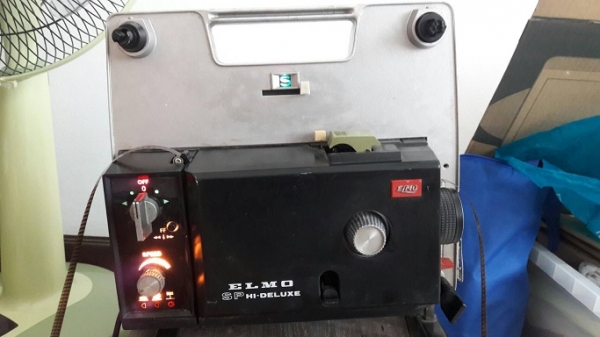 ขายเครื่องฉายหนัง 8 มม.สองเครื่องถูกๆครับ