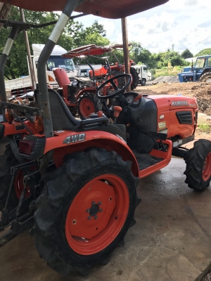 ขายรถไถคูโบต้าB2420ตัวเปล่าสภาพเดิมๆคับ ราคา165,000บาทคับ