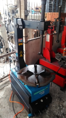 **ขายถูกๆ เครื่องถอดยางมือสองจากญี่ปุ่น** HOFMANN ถอดได้24นิ้ว ทดสอบเรียบร้อย ทุกระบบทำงานได้ดีมากๆ นิ่งๆพร้อมใช้งานครับ