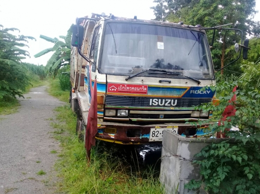 470000 บาท อิสุสุร็อกเล็ก2เพลา 175แรง ทะเบียนพร้อมโอน