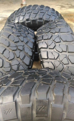 ขายยาง BF KM2 265/75/16(32&quot;)