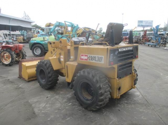 ขายรถตักล้อยาง   KOMATSU รุ่น  WA30-1 ปี1983 เครื่องยนต์ 2D942 เก่านอก มีเอกสาร พร้อมขาย  ใช้งานได้จริงค่ะ ขายราคา265,000 บาท