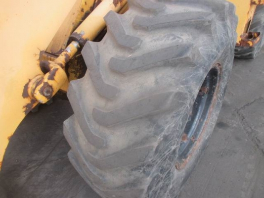 ขายรถตักล้อยาง YANMAR/** รุ่น Y41WA/***เครื่องยนต์ 4TNA78T เชื้อเพลิง ดีเซล เก่าจากนอกมีเอกสารพร้อมข