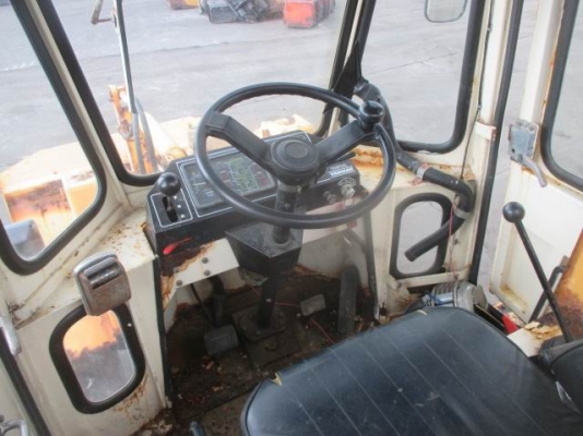 ขายรถตักล้อยาง YANMAR/** รุ่น Y41WA/***เครื่องยนต์ 4TNA78T เชื้อเพลิง ดีเซล เก่าจากนอกมีเอกสารพร้อมข