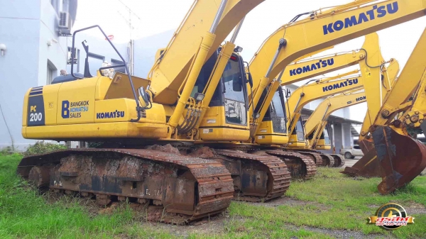รวมรถแบคโฮ KOMATSU ขายดาวน์ ทั่วประเทศ ตามรุ่น สเปค และงบประมาณของท่าน