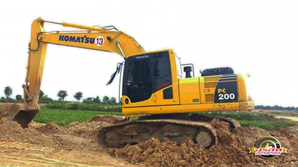 รวมรถแบคโฮ KOMATSU ขายดาวน์ ทั่วประเทศ ตามรุ่น สเปค และงบประมาณของท่าน