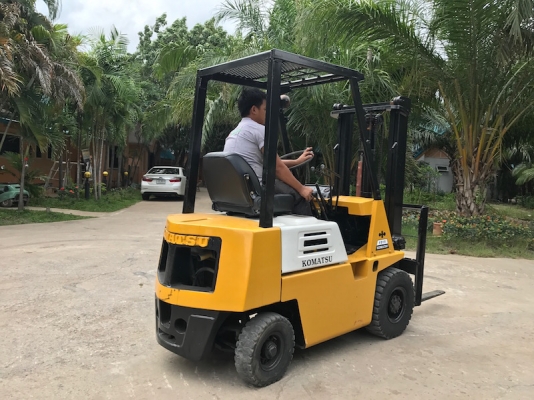 ขายFORKLIFT KOMATSU FD15(ดีเซล)(1.5ตัน) สวยเดิมจากญี่ปุ่น ยังไม่เคยใช้ในไทย 125,000เท่านั้น!!