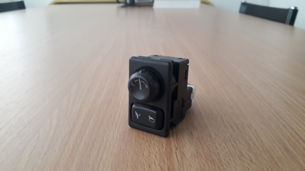 สวิทช์ปรับ พับกระจกมองข้าง NISSAN R34