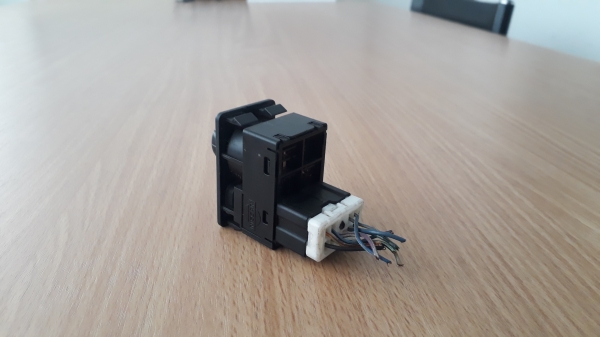 สวิทช์ปรับ พับกระจกมองข้าง NISSAN R34 สวิทช์ปรับ พับกระจกมองข้าง NISSAN R34