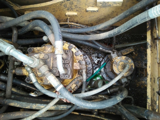 รถแบคโฮ CAT 320 V2 สภาพสี เดิม ๆ ดีครับ