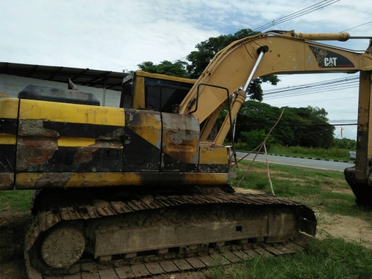 รถแบคโฮ CAT 320 V2 สภาพสี เดิม ๆ ดีครับ