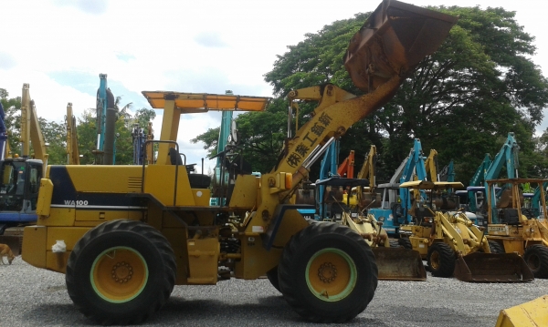 ต้องการขายรถตักล้อยางยี่ห้อ KOMATSU-WA100-1 รถนอกนำเข้าจากญี่ปุ่น ต้องการขายรถตักล้อยางยี่ห้อ KOMATSU-WA100-1 รถนอกนำเข้าจากญี่ปุ่น