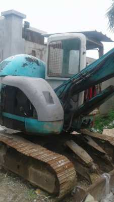 ขายรถขุด ยี่ห้อKOBELCO sk75 ช่วงล่างดี เครื่องดี  ราคา260000บ.