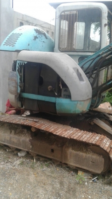 ขายรถขุด ยี่ห้อKOBELCO sk75 ช่วงล่างดี เครื่องดี  ราคา260000บ.