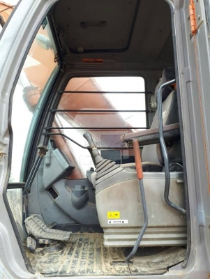 ขาย 950,000  HITACHI zx 200-1 ทำงาน 1x,xxx เครื่องดี ปั้มแรง โช่หนา เอวแน่น ไฟฟ้าครบ เอกสารเล่มทะเบียน รถอยู่ จ.ปทุมธานี  090-772-3710 090-772-3708