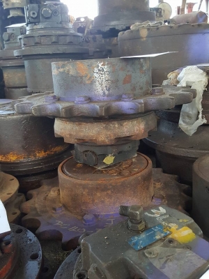 มอเตอร์ตัวเดินไฮดาส KOMATSU PC 40-3 ราคา 40000 ครบ นอกญี่ปุ่น