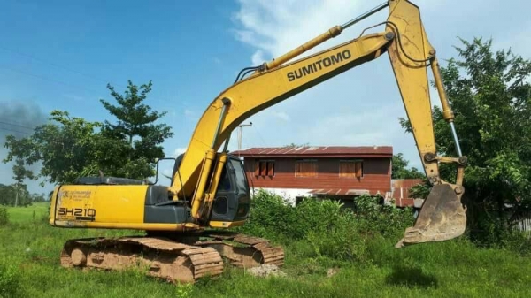 ขาย 790,000  SUMITOMO SH 200-3 ทำงาน 9,324 ชม. ไฟฟ้าครบ  เครื่องดี ปั้มแรง โช่หนา เอวแน่น แอร์เย็น  เอกสารเล่มทะเบียน รถอยู่ จ.บุรีรัมย์ อ.นางรอง 090-772-3710 090-772-3708