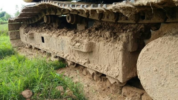 ขาย 790,000  SUMITOMO SH 200-3 ทำงาน 9,324 ชม. ไฟฟ้าครบ  เครื่องดี ปั้มแรง โช่หนา เอวแน่น แอร์เย็น  เอกสารเล่มทะเบียน รถอยู่ จ.บุรีรัมย์ อ.นางรอง 090-772-3710 090-772-3708