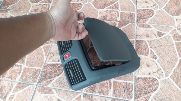 กรอบเก๊ะกลาง NISSAN SUNNY NEO กรอบเก๊ะกลาง NISSAN SUNNY NEO