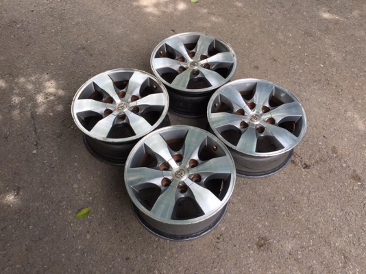 ขายล้อแม็กเปล่า Toyota Vigo หน้าเงา ขอบ 16 4 ล้อ ราคา 3,900 บาท ราคาถูกๆ