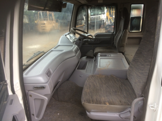 ขายหัวรถสิบล้อ HINO เพอร์เฟียทำสีใหม่แล้ว สวยๆอุปกรณ์ครบ ราคา 700000 บาท ขายหัวรถสิบล้อ HINO เพอร์เฟียทำสีใหม่แล้ว สวยๆอุปกรณ์ครบ ราคา 700000 บาท