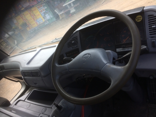 ขายหัวรถสิบล้อ HINO เพอร์เฟียทำสีใหม่แล้ว สวยๆอุปกรณ์ครบ ราคา 700000 บาท ขายหัวรถสิบล้อ HINO เพอร์เฟียทำสีใหม่แล้ว สวยๆอุปกรณ์ครบ ราคา 700000 บาท