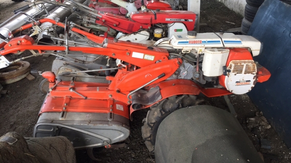 ขายรถพรวนดินเดินตามเก่าญี่ปุ่น ยี่ห้อคูโบต้าKUBOTA รุ่นT702 4จังหวะ 7แรงม้า ขายรถพรวนดินเดินตามเก่าญี่ปุ่น ยี่ห้อคูโบต้าKUBOTA รุ่นT702 4จังหวะ 7แรงม้า