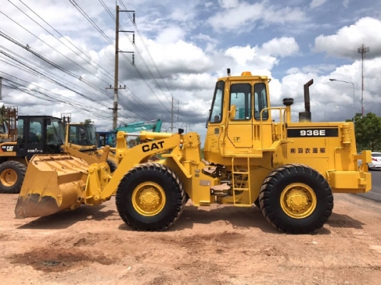 ขายรถตักล้อยาง CAT 936 รถนอกนำเข้าเองจากญี่ปุ่น สภาพสวยพร้อมใช้งาน มีVDOการทำงานครับ ขายรถตักล้อยาง CAT 936 รถนอกนำเข้าเองจากญี่ปุ่น สภาพสวยพร้อมใช้งาน มีVDOการทำงานครับ