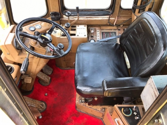 ขายรถตักล้อยาง CAT 936 รถนอกนำเข้าเองจากญี่ปุ่น สภาพสวยพร้อมใช้งาน มีVDOการทำงานครับ ขายรถตักล้อยาง CAT 936 รถนอกนำเข้าเองจากญี่ปุ่น สภาพสวยพร้อมใช้งาน มีVDOการทำงานครับ