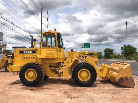 ขายรถตักล้อยาง CAT 936 รถนอกนำเข้าเองจากญี่ปุ่น สภาพสวยพร้อมใช้งาน มีVDOการทำงานครับ ขายรถตักล้อยาง CAT 936 รถนอกนำเข้าเองจากญี่ปุ่น สภาพสวยพร้อมใช้งาน มีVDOการทำงานครับ