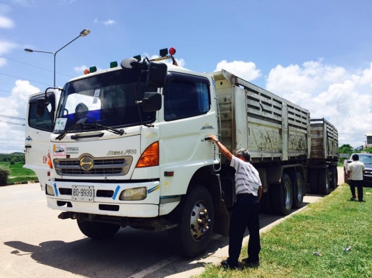 Hino 320 แรง ปี 48 กระบะดัมพ์สามมิตรแม่ลูก 3 เพลาแท้ พร้อมใช้งาน
