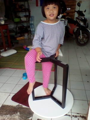 โต๊ะกลมใหม่อยู่ค่ะตัวละ