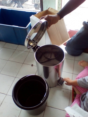 ถังขยะสแตนเลสใหม่
