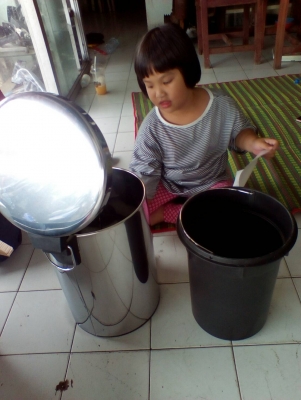 ถังขยะสแตนเลสใหม่