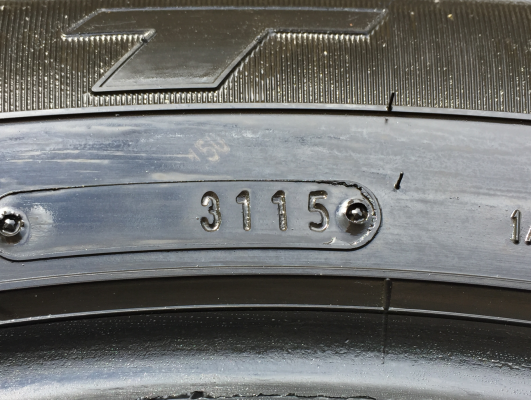 ยาง Dunlop 265 60 18 ปลายปี15 ดอกเต็ม ใช้ยาว ราคไม่แพง