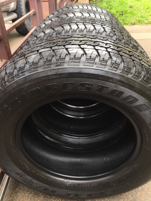 ยาง Bridgestone 255 65 17 ปลายปี16 ดอกเต็ม ไม่มีปะ ใช้ยาว ราคาไม่แพง